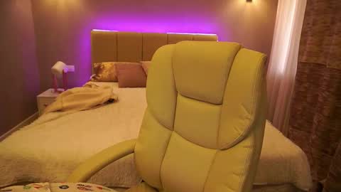 Anita online show from September 18, 5:55 am