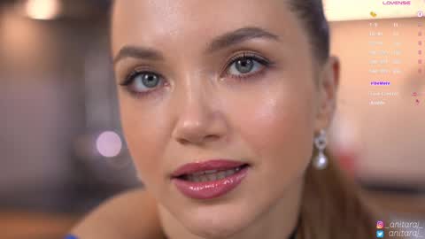 Im Anita thumb up me please its important online show from November 22, 7:12 pm