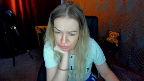 anna_snow9 online show from June 1, 5:31 am