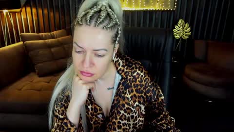 anna_snow9 online show from April 11, 6:29 am