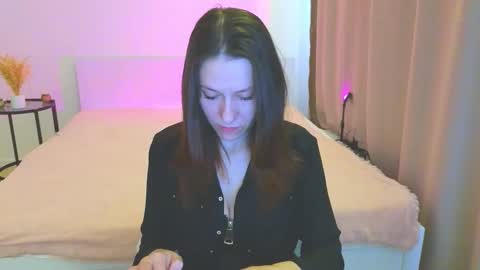 annaabels online show from January 8, 9:48 am