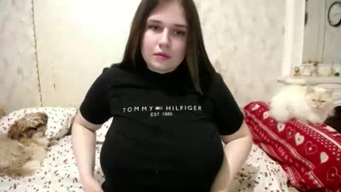 Anna online show from April 18, 1:46 pm