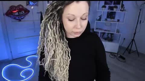 Anna online show from February 13, 2:20 pm