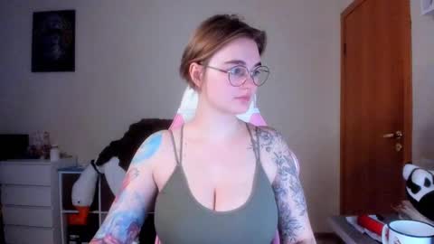 AnnaRoading online show from February 26, 4:08 am