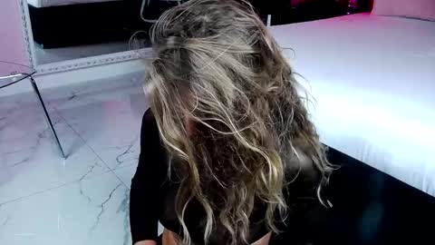 Anna online show from April 18, 7:43 am