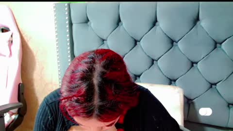 Snapshot of anne_julienne chatting on February 15, 2:47 am       online show from February 15, 2:47 am