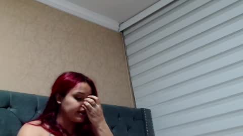 Snapshot of anne_julienne chatting on September 17, 12:36 am       online show from September 17, 12:36 am