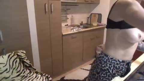 annesins online show from October 15, 7:37 pm