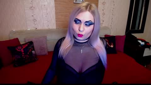 Snapshot of annessixreign chatting on December 7, 8:22 pm AnnessixReign online show from December 7, 8:22 pm