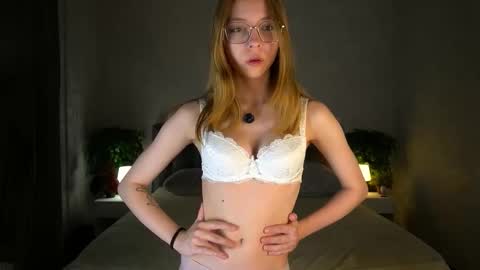 Eva online show from November 24, 7:01 pm