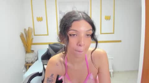 Snapshot of annie_applee chatting on September 9, 12:16 pm A N N I E online show from September 9, 12:16 pm