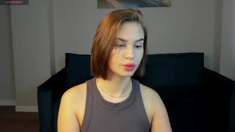 annie kitss online show from June 11, 1:16 am