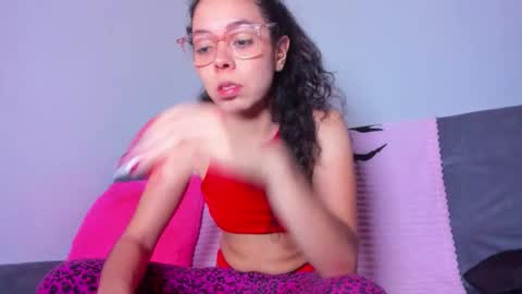 annie_rosse1017 online show from January 13, 2:30 am