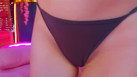 annie online show from November 26, 9:00 pm