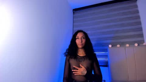 annie_u online show from March 12, 10:39 pm