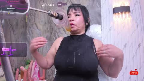 Snapshot of annie_wigg_ chatting on October 4, 4:10 am annie_wigg_ online show from October 4, 4:10 am
