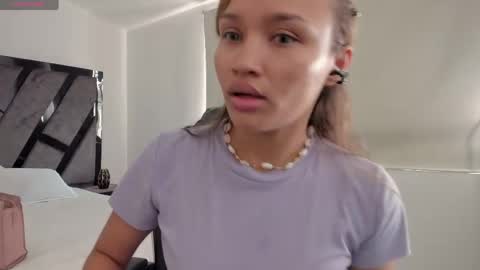 Annie and Stefan online show from April 22, 1:29 pm