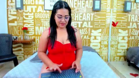 Annie  online show from February 15, 5:07 pm