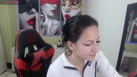 Anniee online show from January 30, 11:55 am