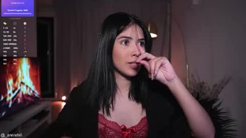 anniehillofficial_ online show from October 1, 8:41 pm