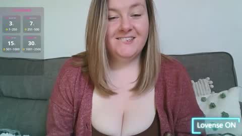 Annie Louise online show from April 24, 9:55 am