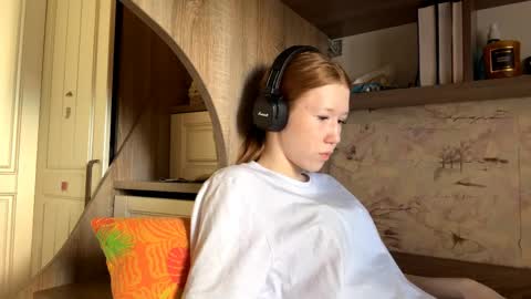 Kira online show from April 18, 10:06 am