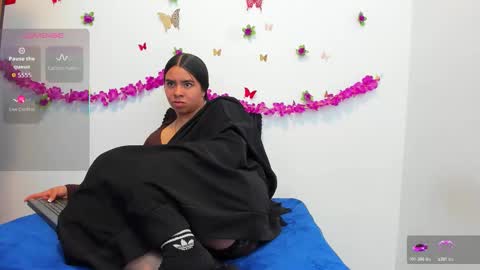 annie online show from December 17, 8:43 am