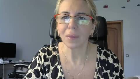 anny_wild1 online show from April 15, 7:55 am