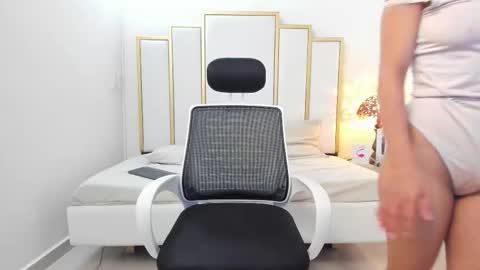 LittleSunny  My schedule 1400 - 2200 GMT -5 online show from October 17, 5:11 am