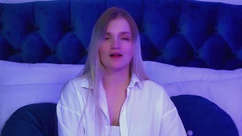 annyraii online show from March 6, 6:40 pm