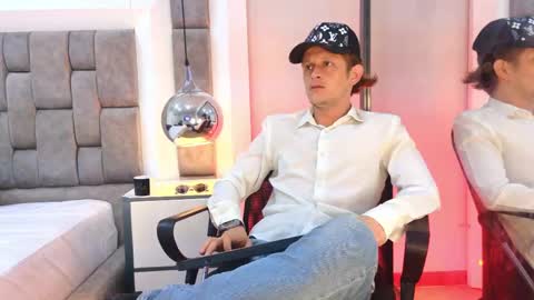 Anthonny online show from June 3, 8:25 pm