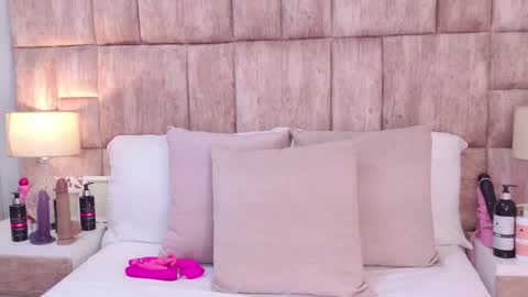 AntonellaEscudero online show from April 16, 8:42 pm