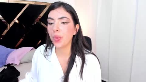 My name is Andrea  thumb up me please its important online show from December 7, 2:25 am