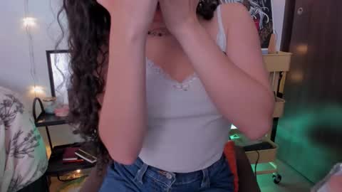 Antonia online show from December 4, 4:01 am