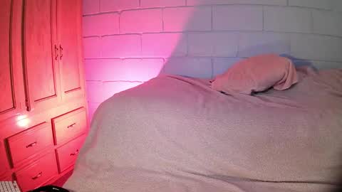 AnuarFox online show from February 10, 7:55 am