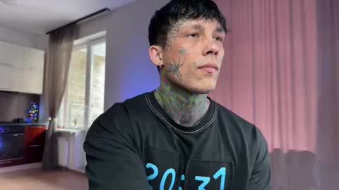 Tom online show from March 4, 7:49 am