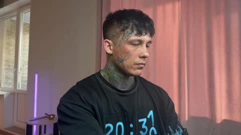 Tom online show from April 13, 2:21 pm