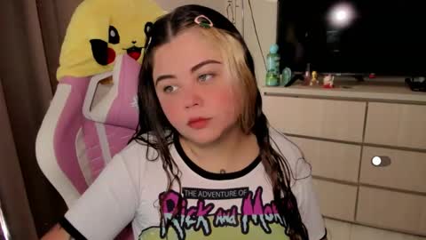   Independent model  online show from March 22, 4:00 pm