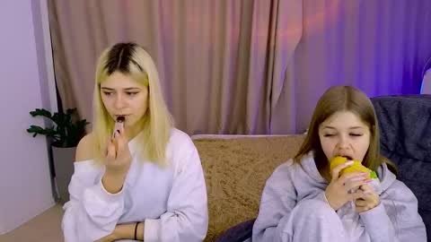 ApheliaStar online show from December 17, 5:30 pm