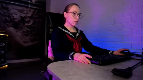 APHEX QUEEN online show from February 9, 9:13 am