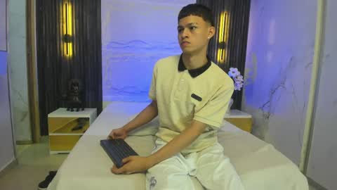   online show from April 22, 2:52 am