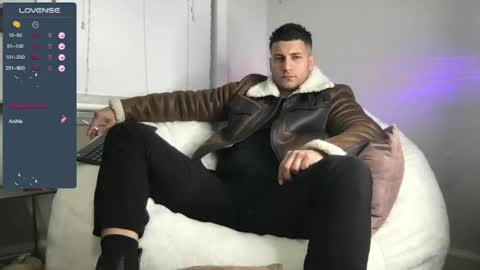 Snapshot of apolo_strange chatting on January 29, 11:14 pm apolo_strange online show from January 29, 11:14 pm