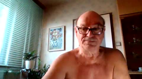 Adam online show from October 29, 6:04 am