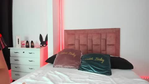 april collinsxx online show from June 8, 10:43 pm