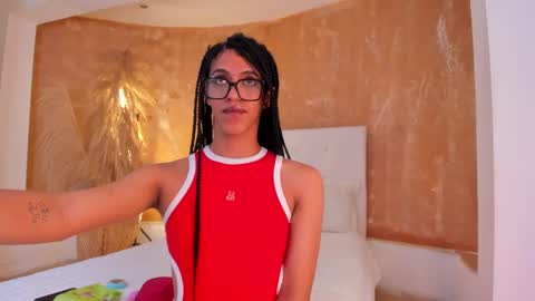 Snapshot of aprill_fox chatting on February 23, 12:30 am aprill_fox online show from February 23, 12:30 am