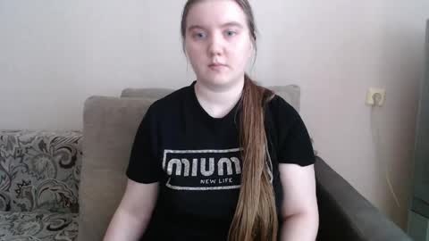 Josefin online show from April 10, 7:57 am