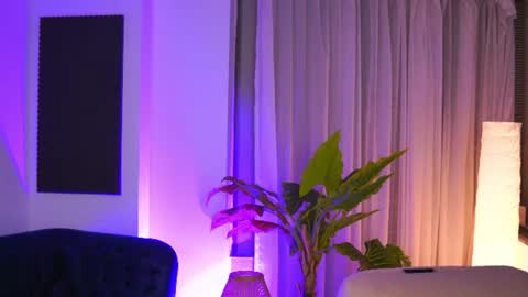 IsaBella online show from June 26, 8:03 pm