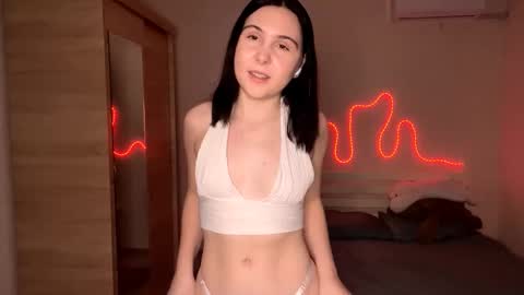 Emi online show from February 15, 5:11 pm