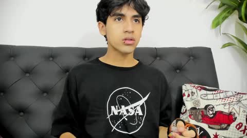 Archie online show from April 11, 7:45 am