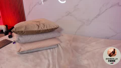    online show from December 6, 5:38 pm